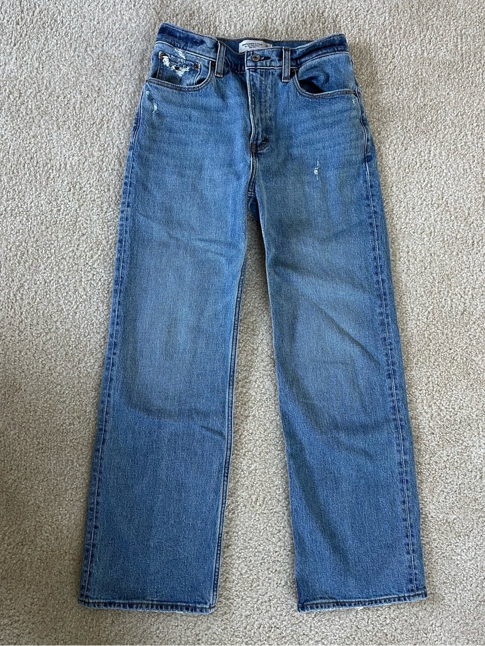 Abercrombie & Fitch High Rise 90s Relaxed Jean (27 short)